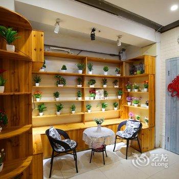 凤凰一家人客栈酒店提供图片