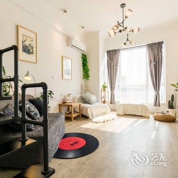 上海古镇边的loft驿站酒店提供图片