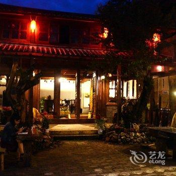 丽江束河自由驿客栈
