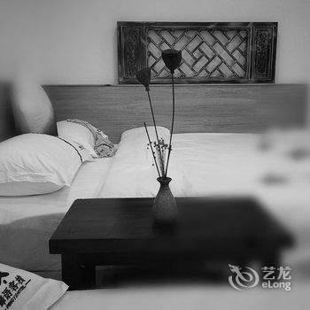 兴义峰语客栈酒店提供图片