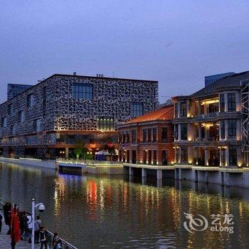 武汉万达欧尚湖景公寓(楚河汉街店)