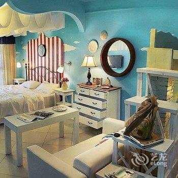 三亚湾半夏光年海岸主题客栈酒店提供图片