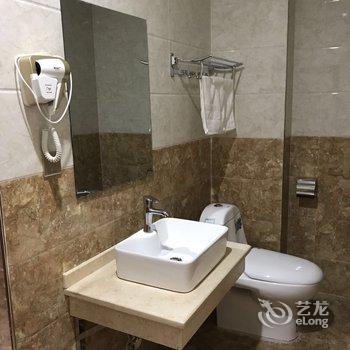 东兴强华商务酒店酒店提供图片