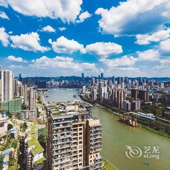 重庆在37楼俯瞰渝中半岛城市天际线江景两房普通公寓酒店提供图片