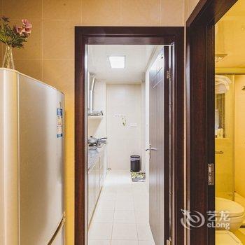 重庆在37楼俯瞰渝中半岛城市天际线江景两房普通公寓酒店提供图片