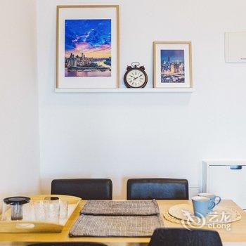 重庆在37楼俯瞰渝中半岛城市天际线江景两房普通公寓酒店提供图片