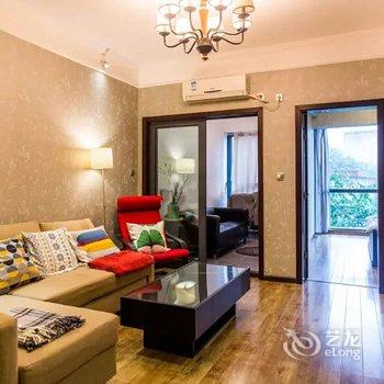 重庆在37楼俯瞰渝中半岛城市天际线江景两房普通公寓酒店提供图片