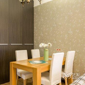 重庆在37楼俯瞰渝中半岛城市天际线江景两房普通公寓酒店提供图片