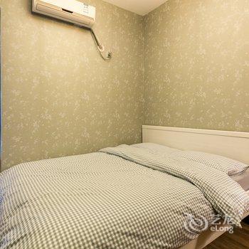 重庆在37楼俯瞰渝中半岛城市天际线江景两房普通公寓酒店提供图片