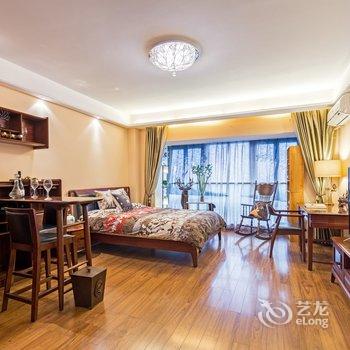 重庆重庆温馨复式花园公寓(九点利时尚街店)酒店提供图片