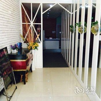 凤凰客随己便客栈酒店提供图片