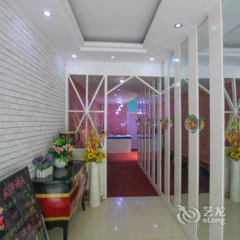 凤凰客随己便客栈酒店提供图片