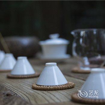 丽江小隐居茶文化主题客栈酒店提供图片