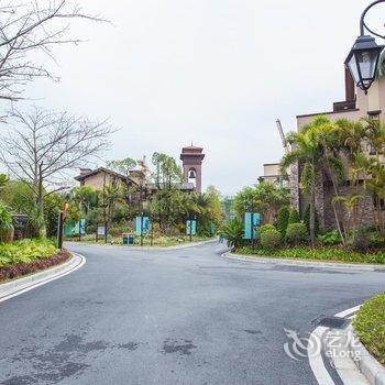 龙门四叶草保利·锦里度假公寓
