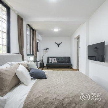 上海优质民宿(便民路店)酒店提供图片