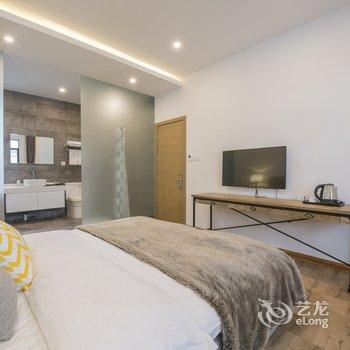 上海优质民宿(便民路店)酒店提供图片