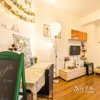 重庆modern times 三居含接机普通公寓酒店提供图片