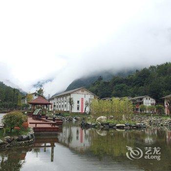 宝兴县戴维小镇民宿度假村
