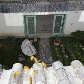 大理原木空间精品主题客栈