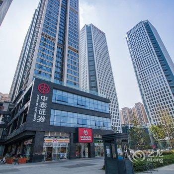 明玉上庭主题公寓(成都环球会展中心店)