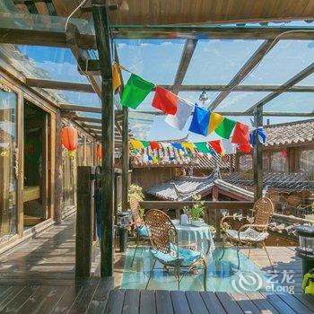 丽江束河左右客栈