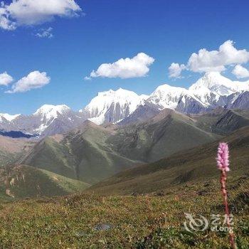 康定陌野藏舍民宿酒店提供图片