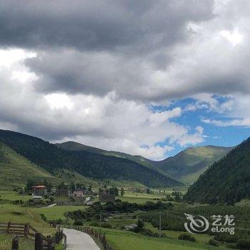 康定陌野藏舍民宿酒店提供图片