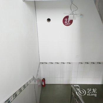 瓦屋山北纬三十度农家乐酒店提供图片