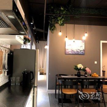 ZEFLOWERS设计师公寓(南通万达店)酒店提供图片