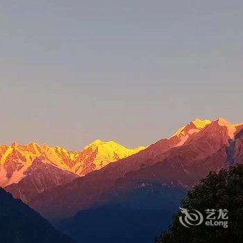 海螺沟云尚彝寨民宿酒店提供图片