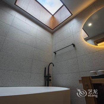和顺仕和小院客栈酒店提供图片