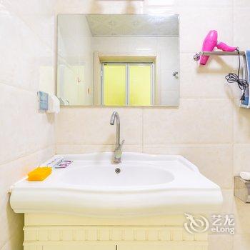 丹东江城温馨之家公寓(11号店)酒店提供图片