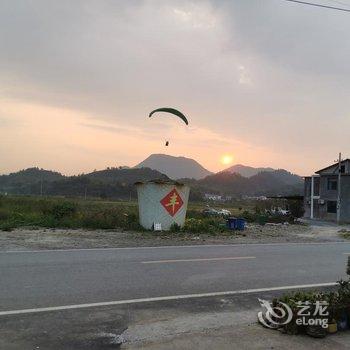 崇阳霞烟饭庄酒店提供图片