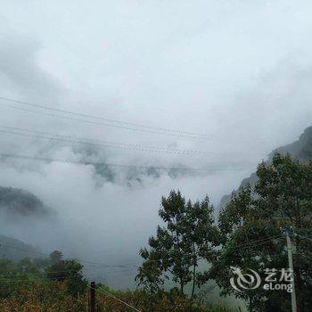 汉源轿顶山山下民宿酒店提供图片