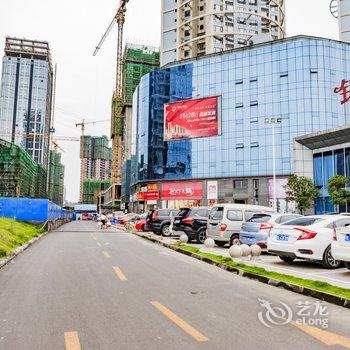 乐山大佛高铁美食途. 悠悠公寓(2号店)酒店提供图片