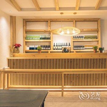 香格里拉既见君臻选民宿酒店提供图片