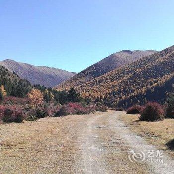 康定陌野藏舍民宿酒店提供图片