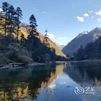 康定陌野藏舍民宿酒店提供图片