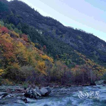 康定陌野藏舍民宿酒店提供图片