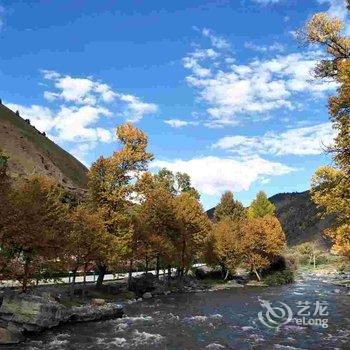 康定陌野藏舍民宿酒店提供图片