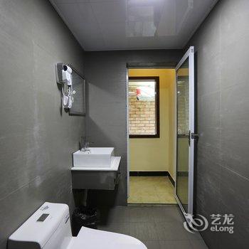 简爱江景民宿(凤凰登赢街店)酒店提供图片