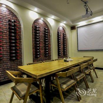 简爱江景民宿(凤凰登赢街店)酒店提供图片