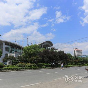 文明英客栈(张家界大庸路店)酒店提供图片