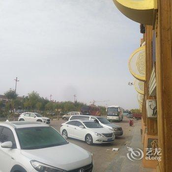 阿拉善一路平安客栈酒店提供图片