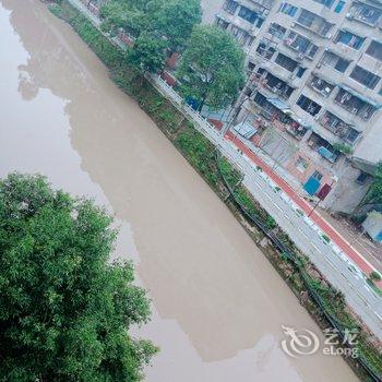 乐山李雯妤公寓酒店提供图片