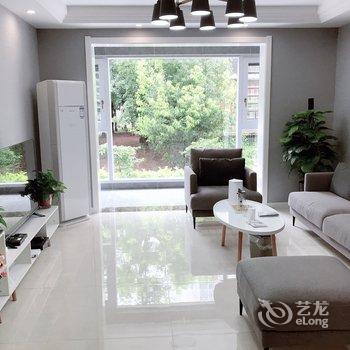 凉山旅居民宿(3号店)酒店提供图片