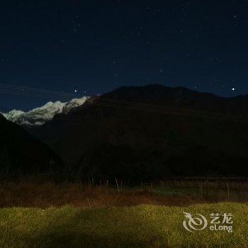 海螺沟半山云居民宿酒店提供图片