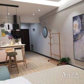 粽子姐姐家的小屋(开封埃菲尔公馆店)酒店提供图片