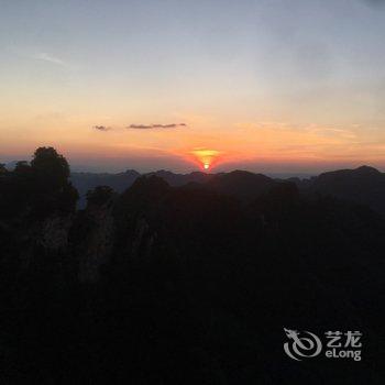 张家界先赚口碑后赚未来客栈(神堂湾分店)酒店提供图片