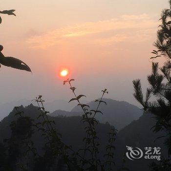 张家界先赚口碑后赚未来客栈(神堂湾分店)酒店提供图片